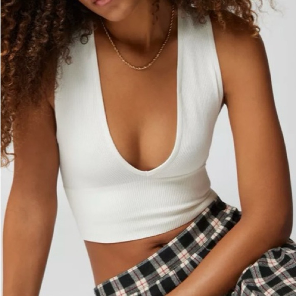 Urban Outfitters Size Small White Crop Top